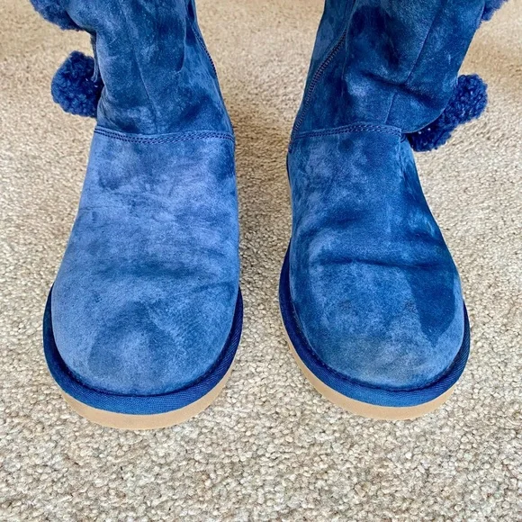 UGG Plumdale Cuff Boots - Picture 6 of 15